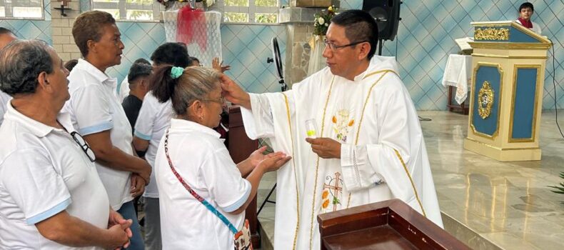 Unción de los Enfermos en el Monasterio de las Madres Concepcionistas, 10 de febrero, dirigida por el Padre Ángel Jimbo al Grupo Eucarístico Juan Pablo II